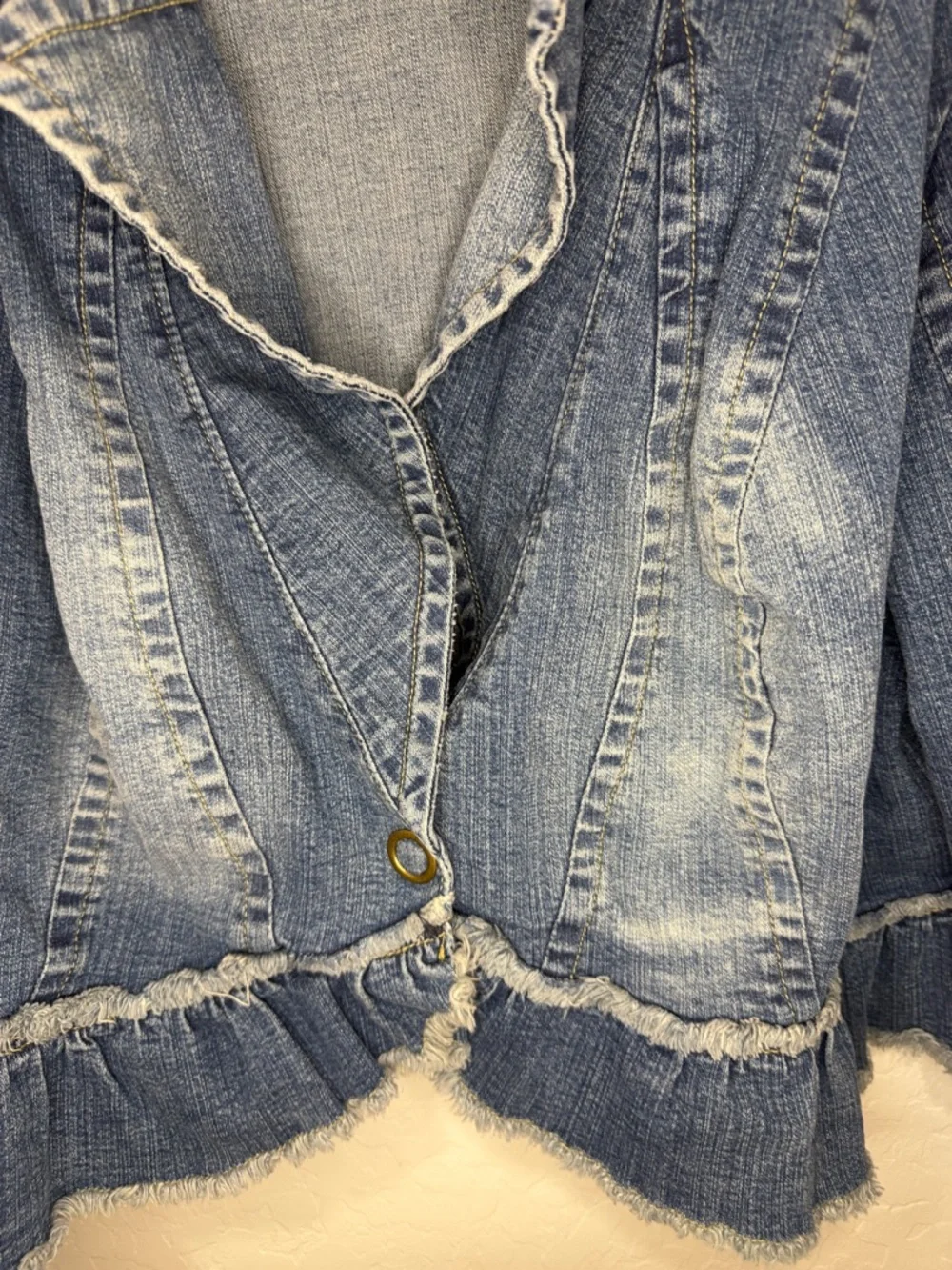 Women’s plus so 2X denim Jean jacket y2k retro chic south western peplum frayed - Picture 3 of 8